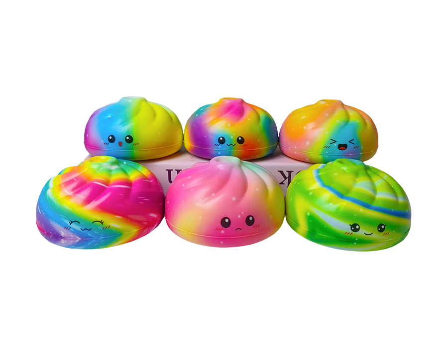 Petits pains cuits à la vapeur aux yeux colorés Petits pains cuits à la vapeur aux yeux colorés